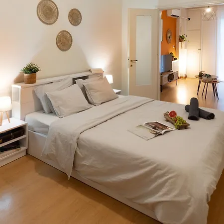 Apartament Cozy Flat With Balcony,