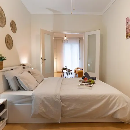 Cozy Flat With Balcony, Salonicco