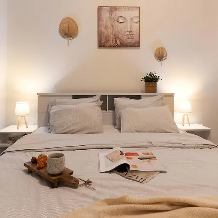 Cozy Flat With Balcony,