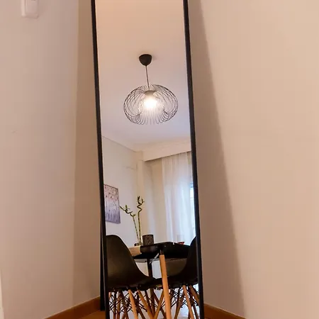 Cozy Flat With Balcony, דירה