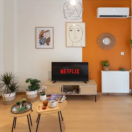 Cozy Flat With Balcony, Appartamento *